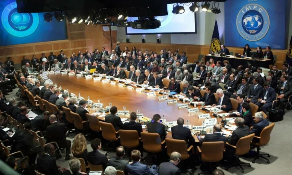 Regime forfettario a rischio? Cosa dice il FMI